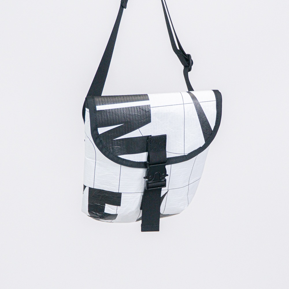 Nike Reusable Buckle Shoulder Bag(RENEWAL)